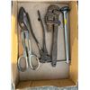 Image 1 : Assorted tools