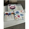Image 1 : Canvas wall hangings