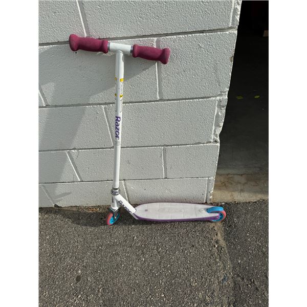 Razor scooter