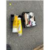 Image 1 : Painting supplies