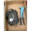 Image 1 : Pump and tool
