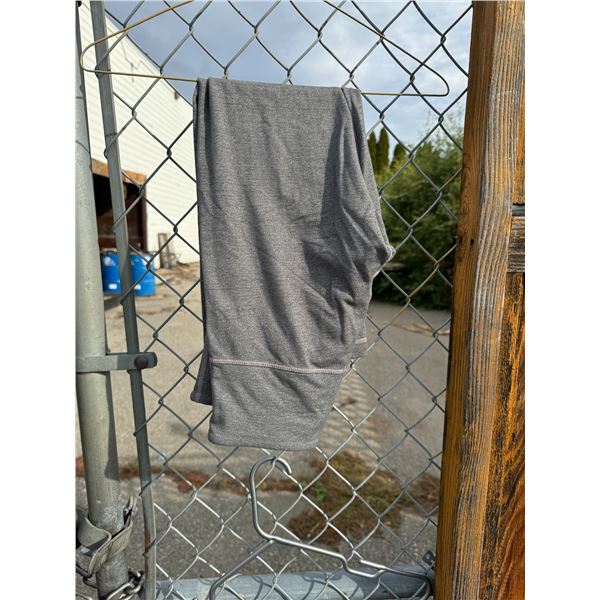 Lululemon  size 4