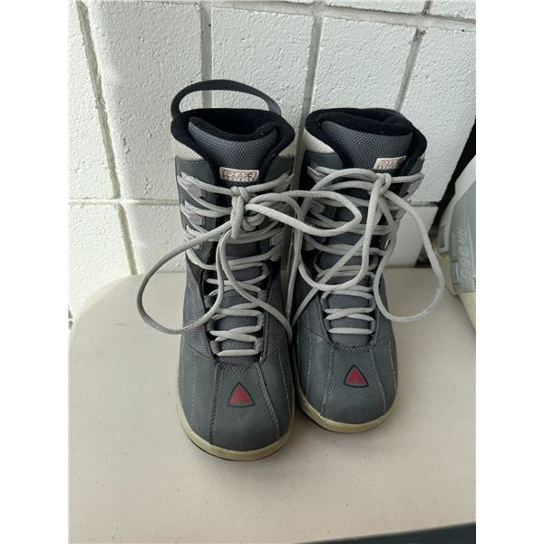 Firefly size 5.5 snowboard boots