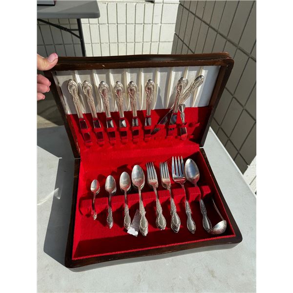 Cutlery in case