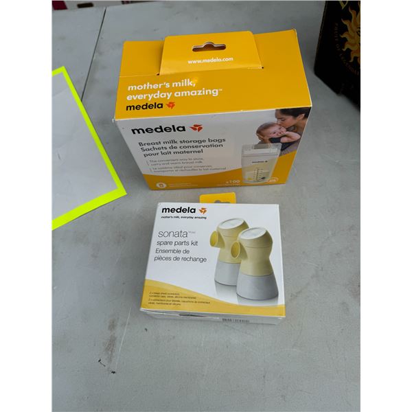 Medela breastmilk storage bags and spare parts kit