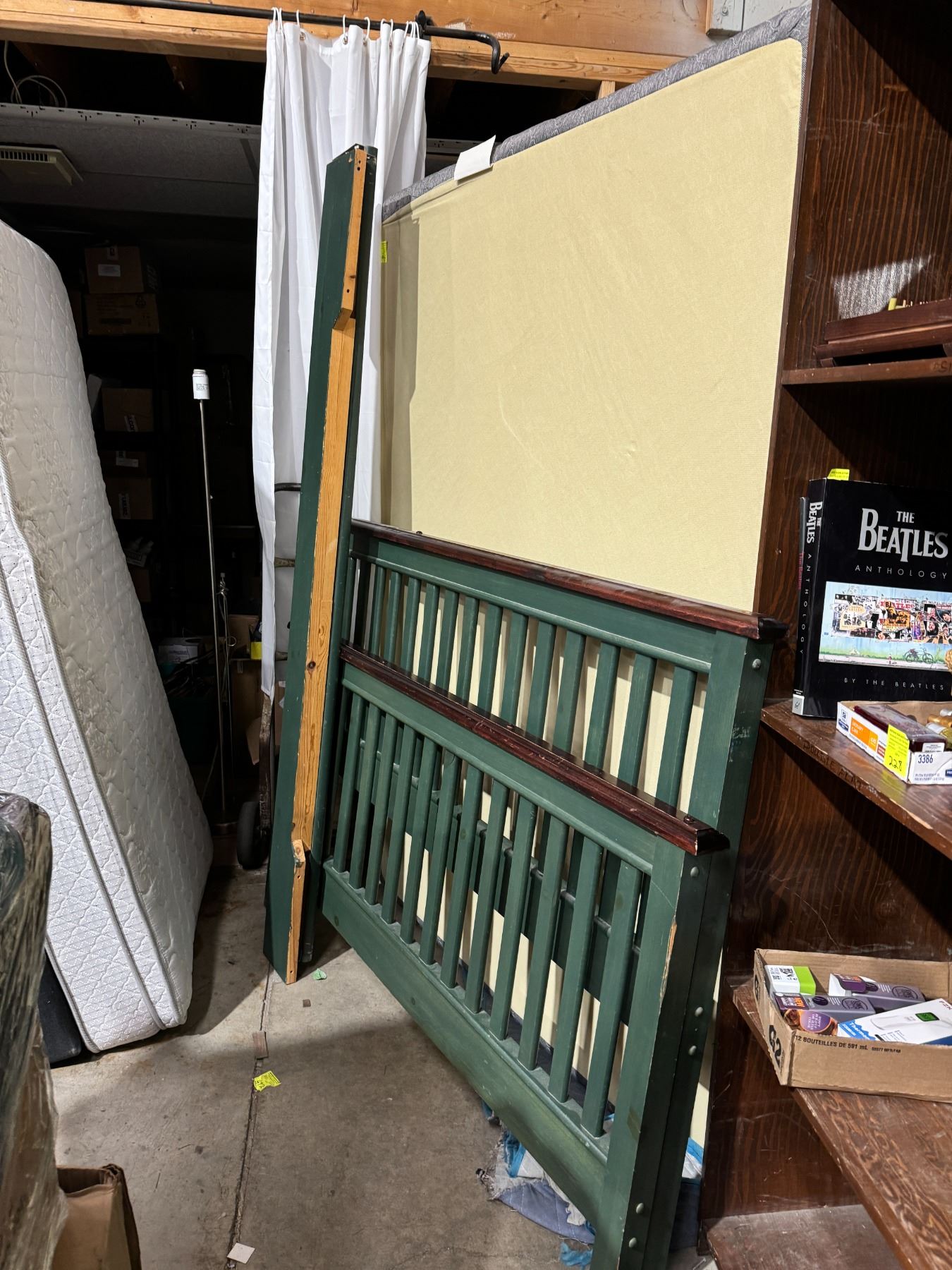 Queen Headboard footboard rails