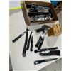 Image 1 : Assorted knives and kitchen items