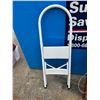Image 1 : Stepladder