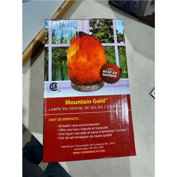 Mountain gold Himalayan salt, crystal lamp