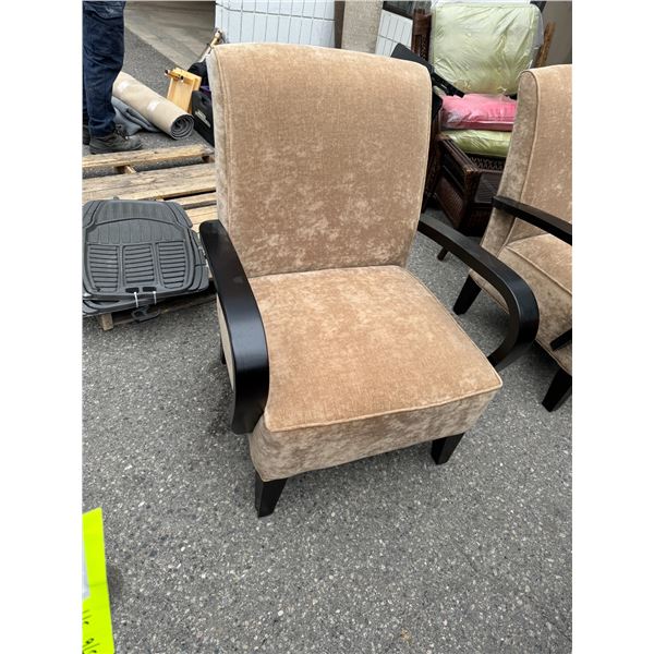 Accent armchair