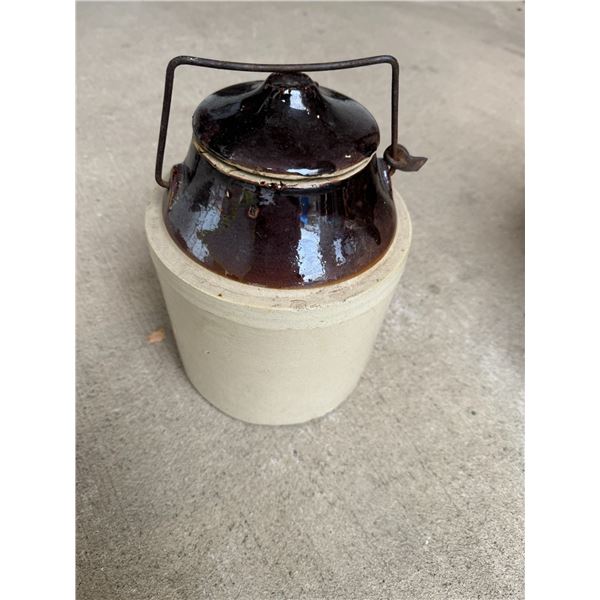 Pottery jug