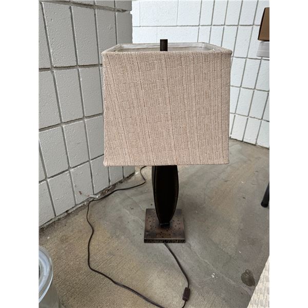 Table lamp