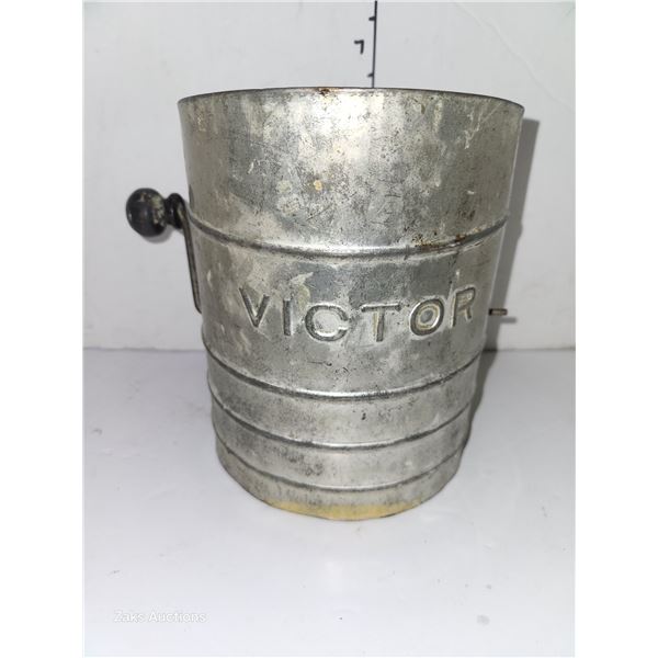 1 Vintage Four Sieve