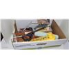 Image 1 : Box Full of Drywall & Reno Tools Including 2 New Drywall Saws