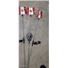 Image 3 : Set of 4 Canada Flag Garden Pathway Solar Lights