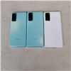 Image 2 : 3 Samsung galaxy s20FE phones