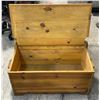 Image 2 : 27in wooden storage chest (approx 37 1/2" W x 20" D x 17 1/2" H)