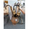 Image 1 : Copper Planter w/Umbrellas/Canes/Cherub Décor