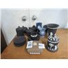 Image 1 : Wedgewood and Asst. Small Décor Items