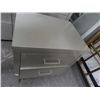 Image 5 : Silver Contemporary Dresser/Mirror/Queen Bed