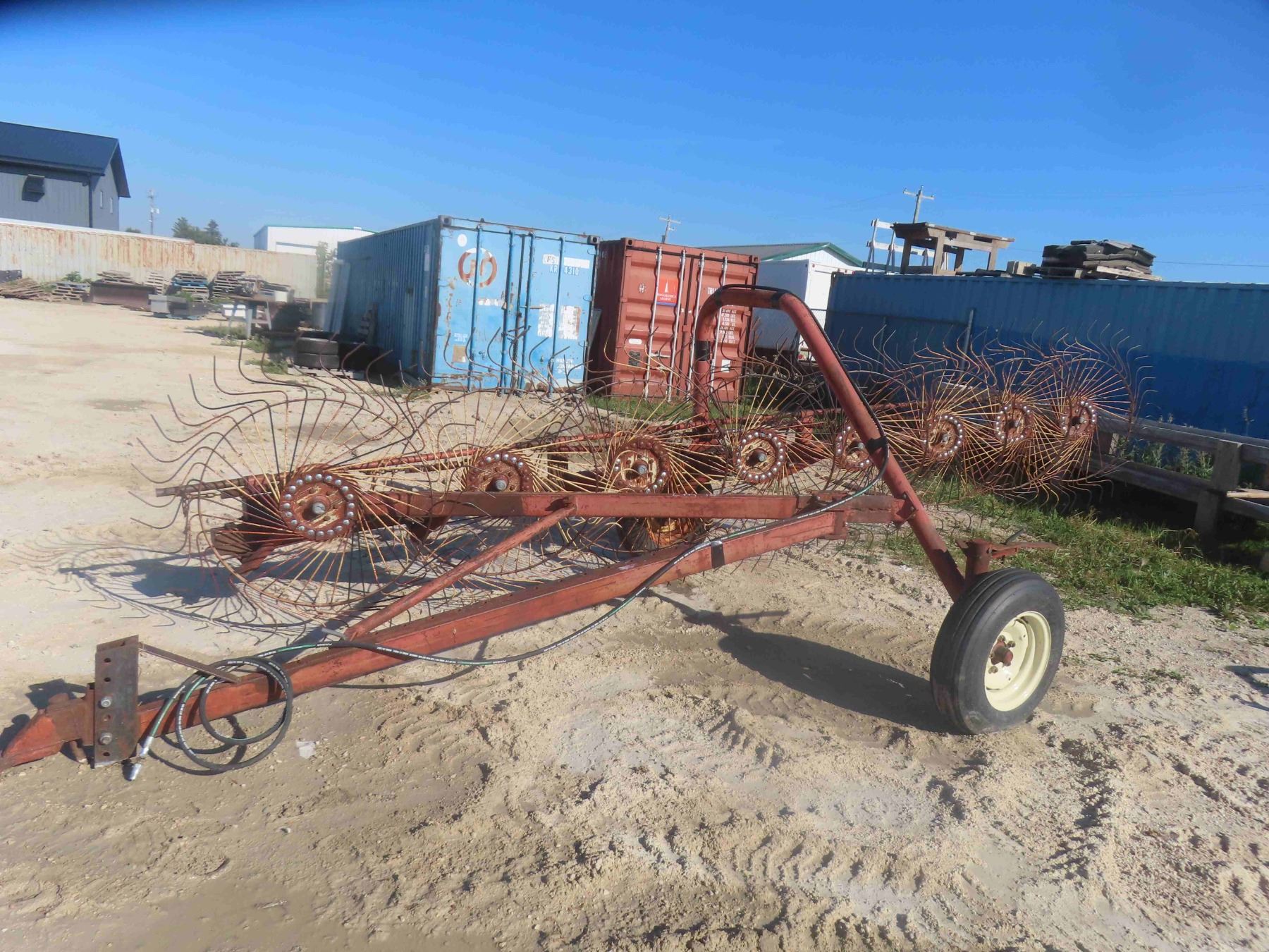 Vicon 8 Wheel Rake with New Tires and Hydraulic Hose