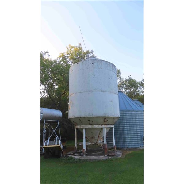 **OFFSITE TEULON** Meridian 1425 Bushnell Hopper Bin **Contact 204-738-