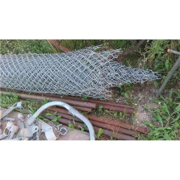 **OFFSITE HWY 8** 50ft of 8ft Chain Link with 7 Posts and Accessories  ** Directions: