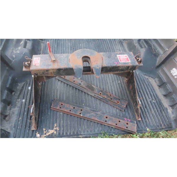 **OFFSITE HWY 8** 5th Wheel Hitch with Rails  ** Directions: 1 1/2 South of