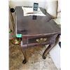 Image 1 : Hammary End Table with Contents - Knife Vintage Doilies +