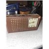 Image 1 : Old Solid State Sanyo Radio