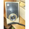 Image 2 : Old Westinghouse Transistor Radio