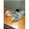 Image 2 : Lot of 2 Wooden Ducks Decoy Collectible