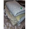 Image 1 : Lot of Vintage Mattress Topper to Keep Warm - Australian Wool Cover + - All for a Double Sized Bed