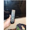 Image 2 : Samsung 32 Inch TV with Wall Mount & Remote - Model LN32B36C05DXZC