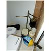 Image 18 : Contents of Bathrooom - Must Take Everything Not Fastened -MUST SEE ALL PHOTOS