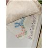 Image 7 : Box with Vintage 1940s-19060s Table Linen, Napkins etc