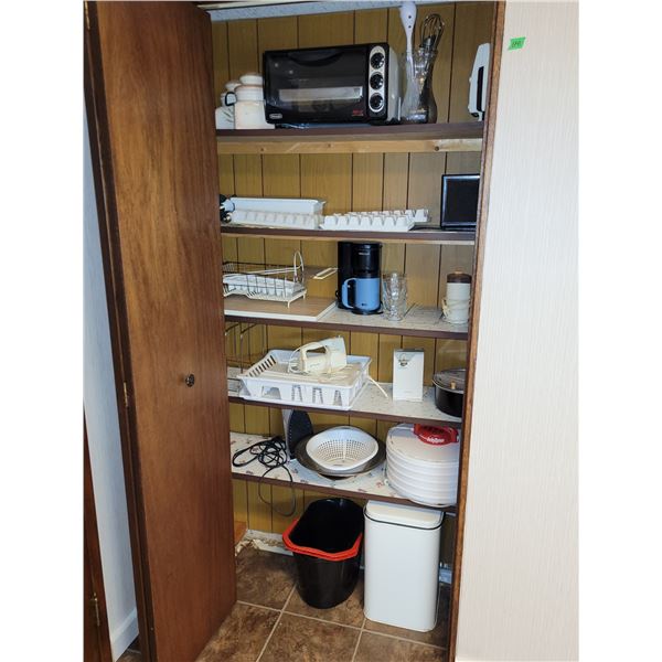 Contents of Closet - Delonghi, Nesco Food Dehydrator, Starfrit +