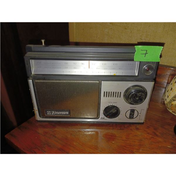 Vintage Emerson AM/FM Transistor Radio Model P3810A