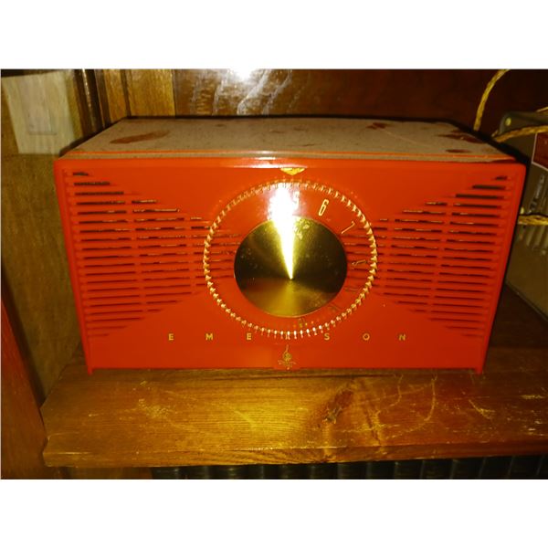 Vintage 1955 Emerson Radio Model 812