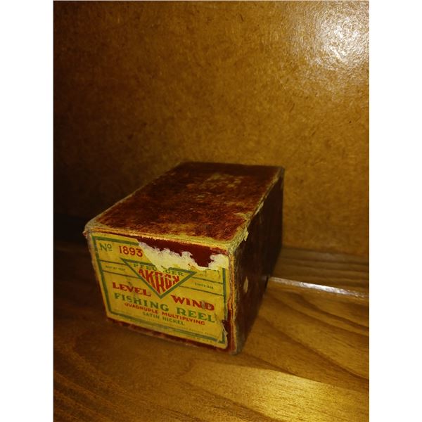 No.  1893, Peloer, Singe, Level Wind, Fishing Reel Quadruple Multiplying Satin Nickel