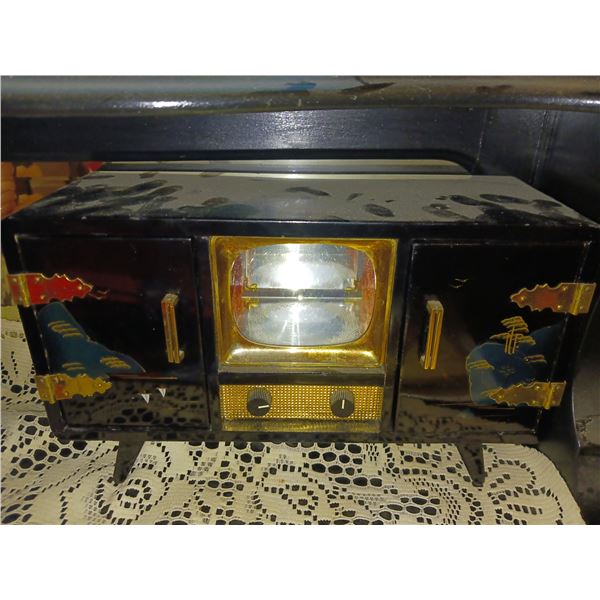 Asian Musical Vitnge Jewellery Box