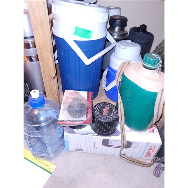 Lot of Vintage + Thermos Collectors Lot