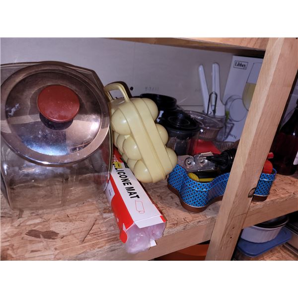 Lot of Various Vintage Kitchen Items