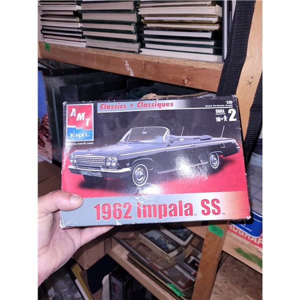 AMT Ertl 1962 Impala SS Skill 2 Classics Model Kit