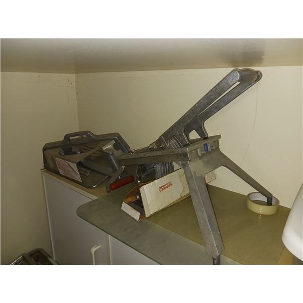Lot Of 2 Commercial Slicers, Commercial Tomato Tamer Slicer & Commercial Lincoln Redco Onion King Sl