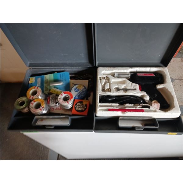 Weller 8200 Soldering Gun With Case & Core Solders With Case