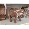 Image 1 : Wooden Elephant