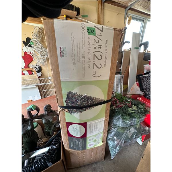 Martha Stewart 7.5 Foot Alberta Pine Tree 800 Mini LIght Pre-Lit Tree