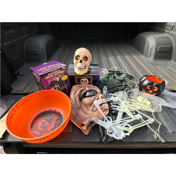 Lot of Hallowe'en Items