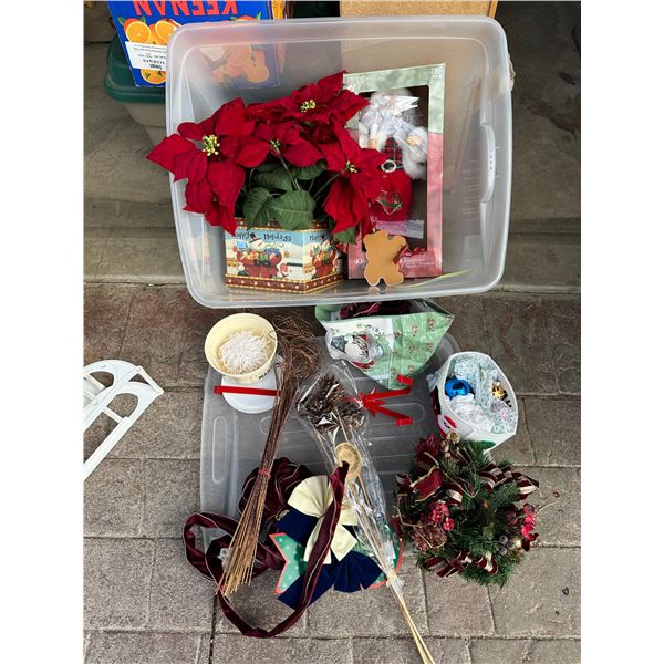 Great Tote of Vintage Christmas Items +